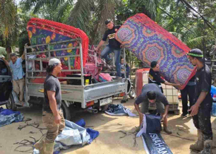 Tim Bea Cukai Peduli Hadir di Kampung Terparah Terdampak Bencana Banjir, Salurkan Bantuan Kemanusiaan