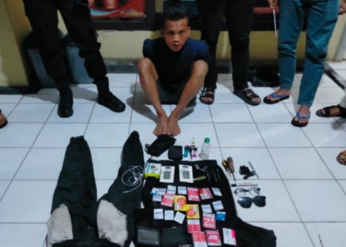 Bobol Konter, Embat Paket Data Senilai Rp8 Juta