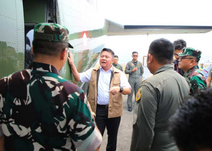 Asap Kembali Pekat Akibat Lapisan Inversi, Gubernur Herman Deru Pastikan Operasi Dry Ice Tetap Berlanjut!