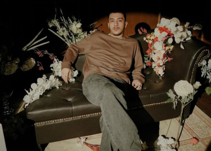 Aziz Hedra Rilis Single Pertamanya yang Berjudul ‘Somebody's Pleasure’, Berikut Liriknya