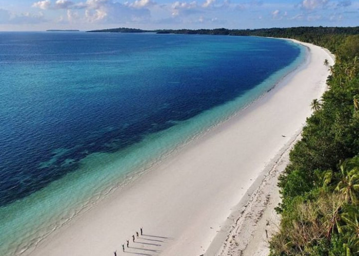 BELUM TERJAMAH! Pesona Pantai Ngurbloat yang Miliki Pasir Terhalus Di Dunia Rahasia Dari Alam Maluku Tenggara