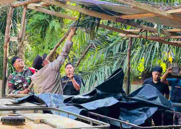 Gudang dan Lokasi Penyulingan Minyak Ilegal di Banyuasin dan Muratara Dibongkar Tim Gabungan TNI Polri