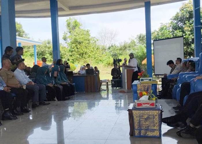 Wabup Lahat Widia Ningsih Tegaskan Kades: Jangan Sampai Warga Mampu Masuk Data Miskin