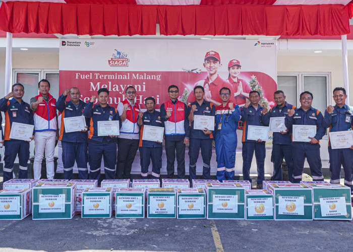 Pertamina Patra Niaga Apresiasi Dedikasi Awak Mobil Tangki Fuel Terminal Malang di Momen Natal dan Tahun Baru 