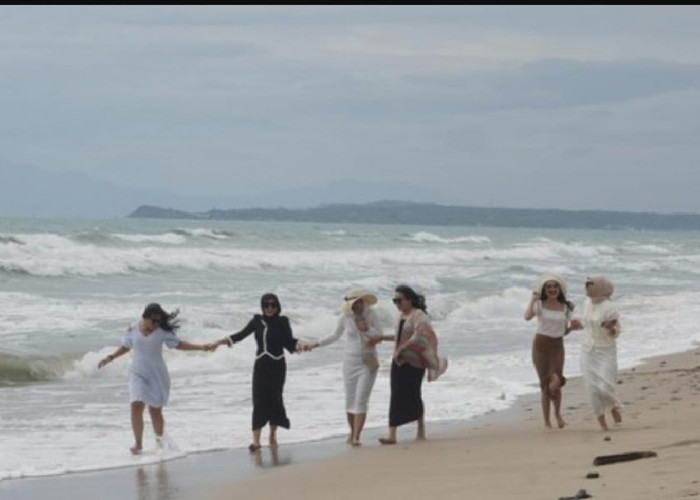 Ramai Akan Wisatawan Polisi Mulai Himbau Pengelola Pantai di Lampung Seputar Aturan Berenang 