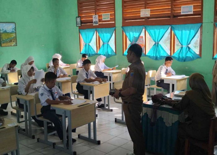 Tak Ingin Siswa Gagal Lulus, Kepsek SMPN 4 Lahat Pastikan Ujian ASAJ Fleksibel bagi yang Terkendala Fisik