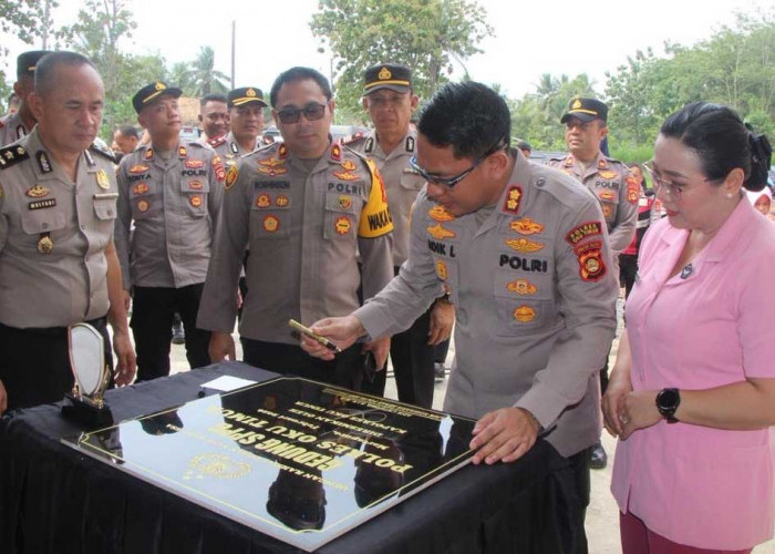 Dukung Gizi Nasional, Kapolres OKU Timur Resmikan SPPG Pertama di Bunga Mayang