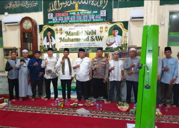 Kapolsek Sanga Desa Bersama Forkopimcam Kompak Hadiri Maulid di Desa Ngunang