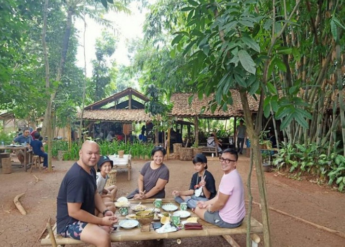 Omzet Rp10 Juta Sehari! Warung Terpencil di Tengah Hutan Sumedang, Ternyata Ini Rahasianya