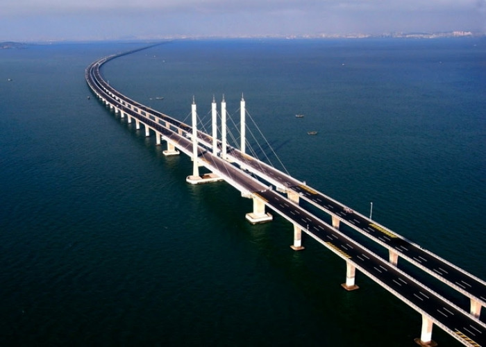 Asli Buatan Anak Bangsa, Inilah Jalan Tol Terpanjang yang Dibangun Diatas Laut, Tahu Lokasinya?