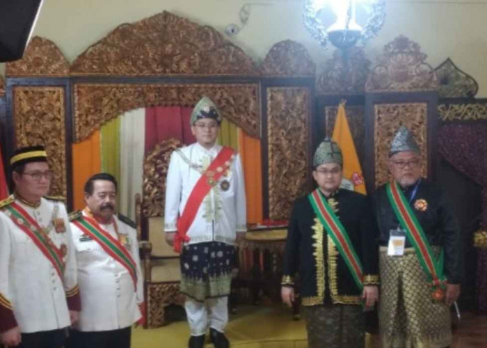 Berikan Penghargaan Darjah Kehormatan pada Sejumlah Tokoh, Ini Pertimbangan Sultan Palembang