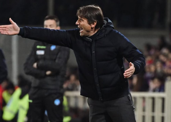 Fiorentina 0-3 Napoli 'Kemenangan Penting Antonio Conte Saat Pemain Kunci Dilanda Cedera'