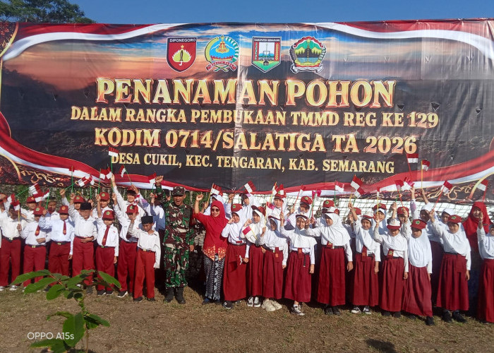 Aksi Gemas Siswa SD Desa Cukil Tanam Pohon Bareng TNI di Pembukaan TMMD Reg ke-129 Semarang!