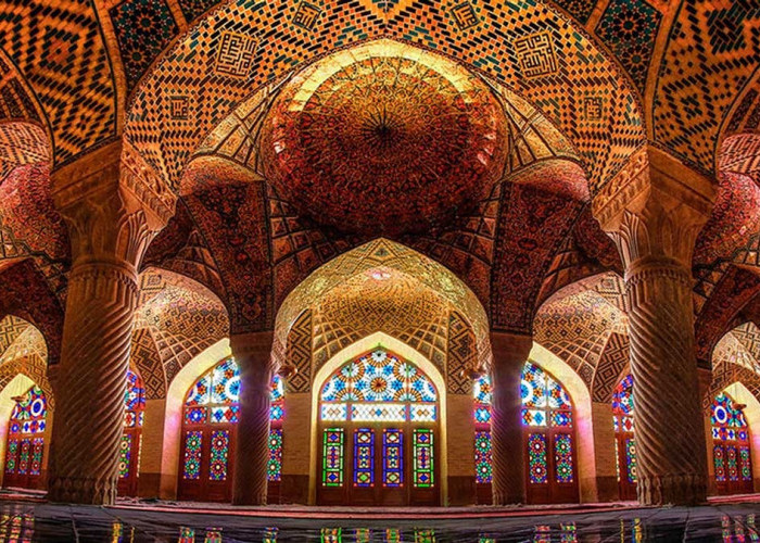 Masjid Pink Kebanggaan Iran Ini Melegenda, Pancarkan Warna-warni yang Spektakuler!