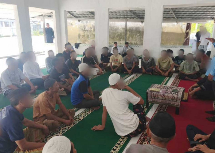 Bekali Mental dan Spiritual Warga Binaan: Rutan Baturaja Gelar Pembinaan Kerohanian di Masjid Baitul Ghafur