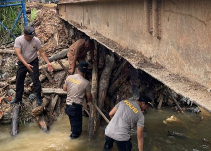 Polri Peduli, Polres Muba Bangun Jembatan Penghubung Antar Dua Wilayah di Bayung Lencir
