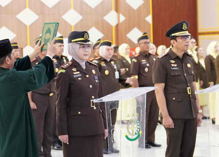 Kajati Sumsel Lantik 5 Kajari, I Gede Widhartama Jabatan Kajari OKI