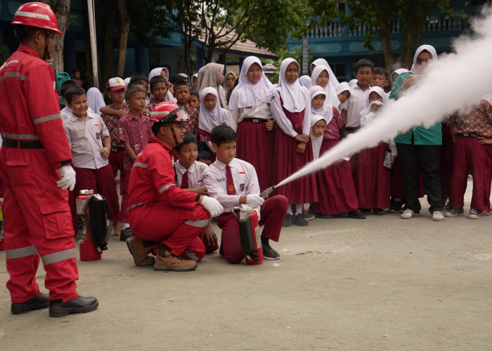 Perwira Kilang Pertamina Plaju Berbagi Ilmu, Cara Kelola Risiko Bahaya untuk Siswa Sekolah