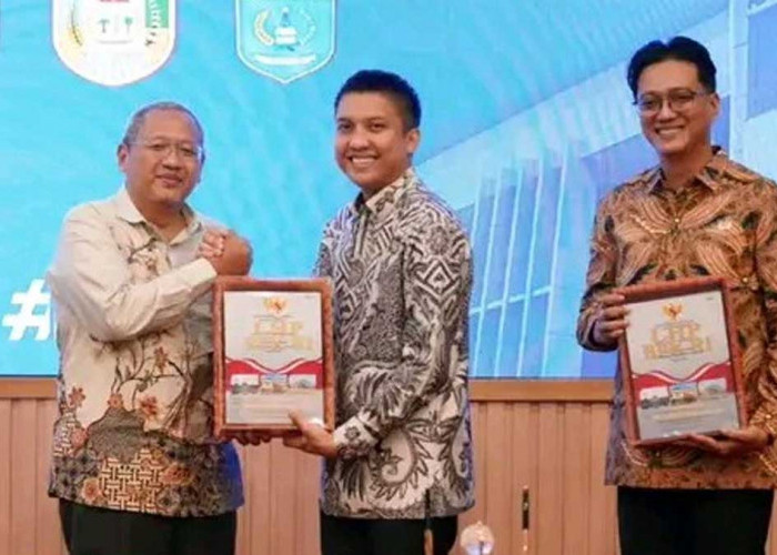 Ketua DPRD Ogan Ilir Dampingi Bupati Terima Laporan Hasil Pemeriksaan atas Laporan Keuangan Tahun 2025