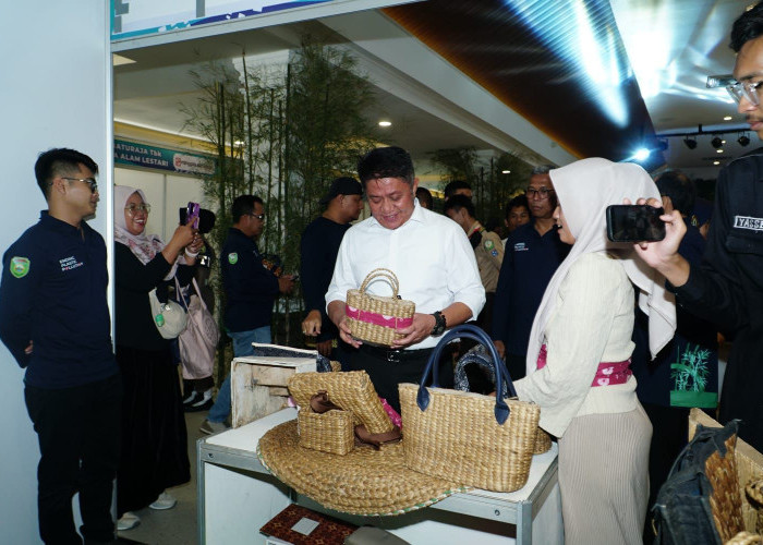 Gubernur Herman Deru Ajak Semua Pihak Bangun Kesadaran Kolektif Kurangi Polusi Plastik