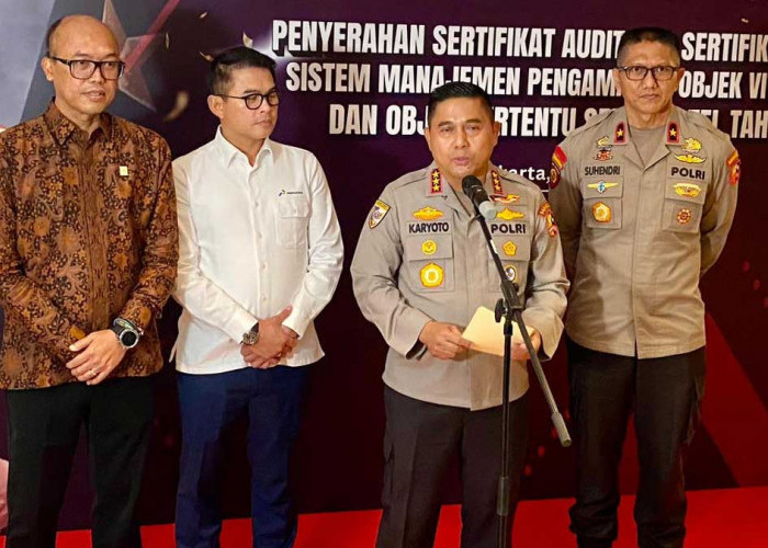 Baharkam Polri Serahkan Sertifikat Audit Sistem Pengamanan Objek Vital Nasional 2025