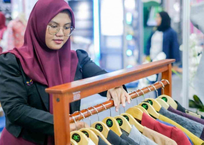 LinkUMKM BRI Dorong Pengusaha Perempuan Naik Kelas, JJC Rumah Jahit Kembangkan Wastra Eksklusif