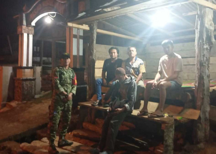 Ciptakan Lingkungan Aman dan Kondusif, Aksi Sigap Pratu Jimi Bersama Warga Patut Diacungi Jempol