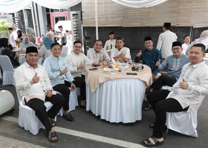 Tanpa Sekat! Warga Prabumulih Tumpah Ruah di Open House Ketua DPRD Deni Victoria