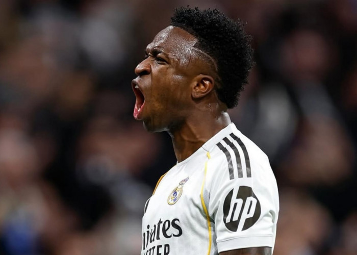 Real Madrid 4-1 Real Sociedad: Dua Gol Penalti Vinicius Tempatkan Tuan Rumah di Puncak Klasemen