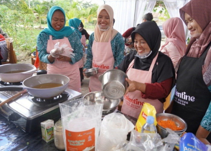 Potensi Cuan! Perempuan Desa Simpang Bayat Dapat Pelatihan Mengelola Tepung Singkong dari PHE Jambi Merang
