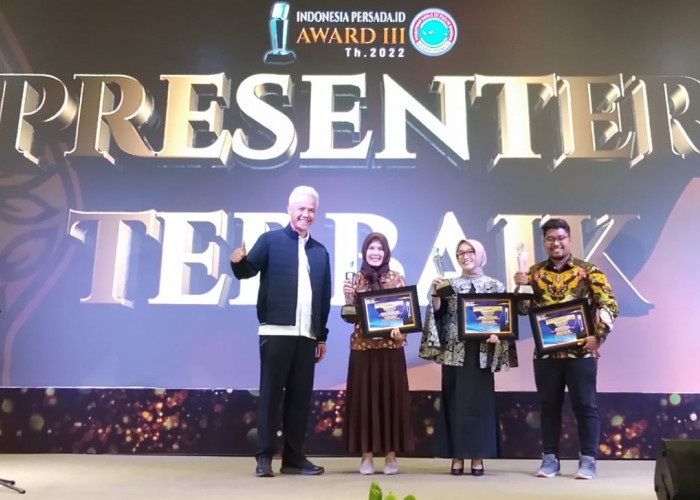  Elisa Anwiana Penyiar RGR Muba Raih Terbaik 1 Presenter Anugerah Persada.id