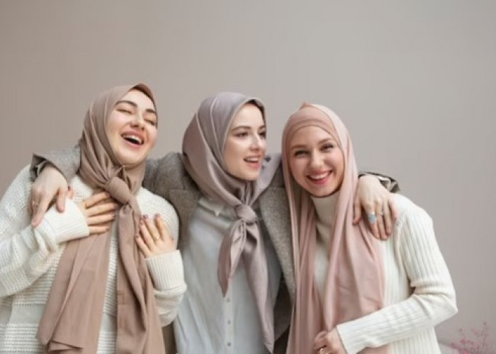 5 Rekomendasi Warna Hijab yang Bisa Buat Wajah Menjadi Cerah
