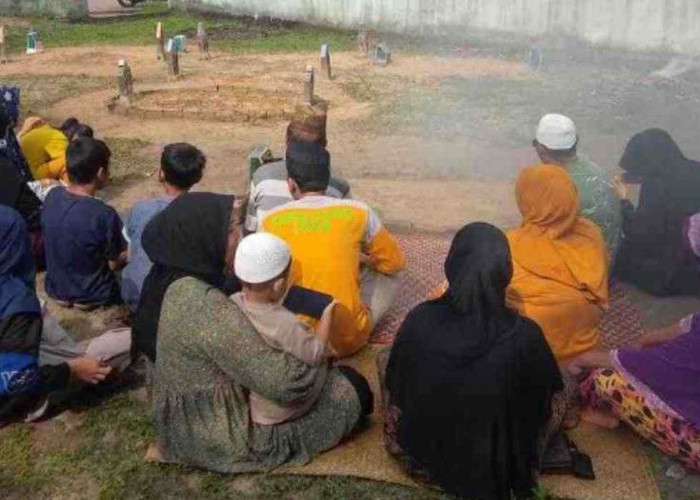 Ziarah Kubur Jelang Ramadan 2024, Apa Hukumnya dalam Islam? Ini Kata Ustad Adi Hidayat