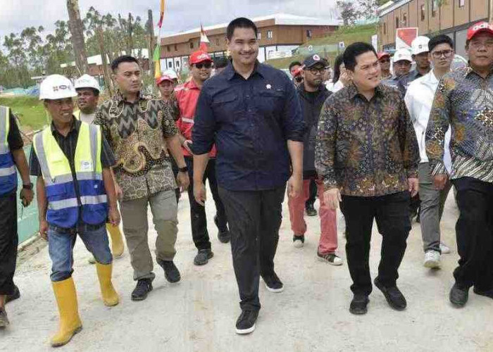 Menpora Dito Bersama Ketum PSSI Erick Thohir Tinjau National Training Center PSSI di IKN