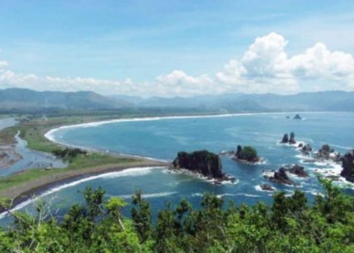 Indahnya Sunset di Teluk Love Ambulu, Jaraknya 1 Jam dari Kota Jember, Ajak Orang-Orang Tercinta