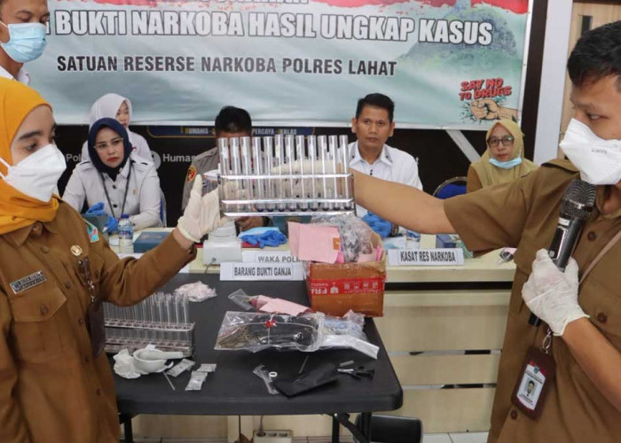 Selamatkan Lebih dari 3.000 Nyawa! Skuad Polres Lahat Mendadak Larutkan Belasan Ribu Gram Sabu dan Bakar Ganja