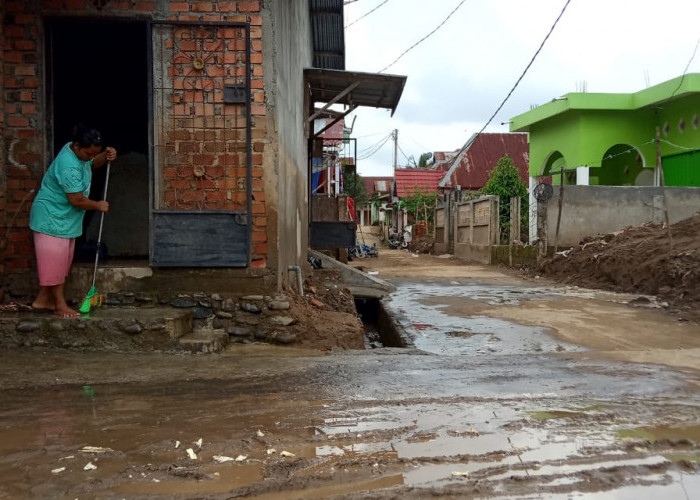 Pasca Banjir, Warga Beraktifitas Normal, Begini Pesan Lurah Kota Jaya
