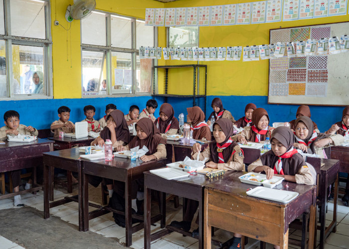 26 Provinsi di Indonesia Mulai Salurkan Makan Bergizi Gratis di Hari Pertama Masuk Sekolah Hari Ini