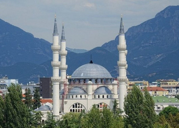 Dulu Menjadi Negara Ateis, Kini Sebagai Negara Muslim Terbanyak di Eropa, Bisa Tebak?