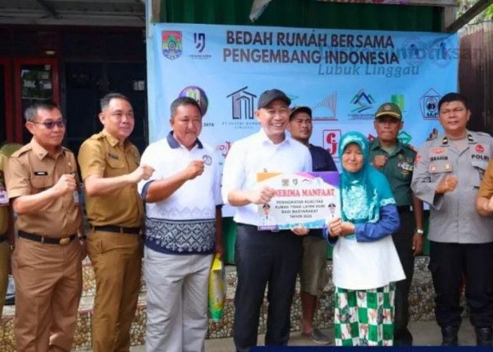 Wali Kota Lubuk Linggau H Rachmat Hidayat Letakkan Batu Pertama Program Bantuan RTLH Tahun 2025