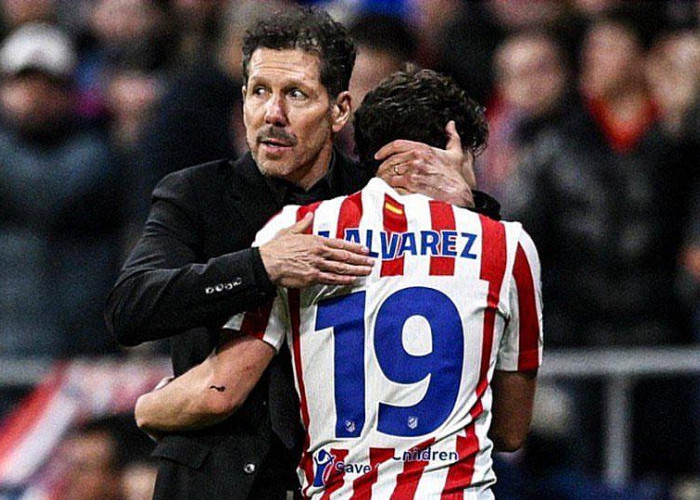 Diego Simeone Memberi Kabar Terbaru Situasi Julian Alvarez Kepada Arsenal dan Barcelona, 'Hanya Itu Saja'