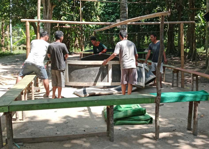 Nekat Buka Gelanggang Judi, Aparat dan Warga Kompak Ratakan Fasilitas Sabung Ayam di Ogan Ilir