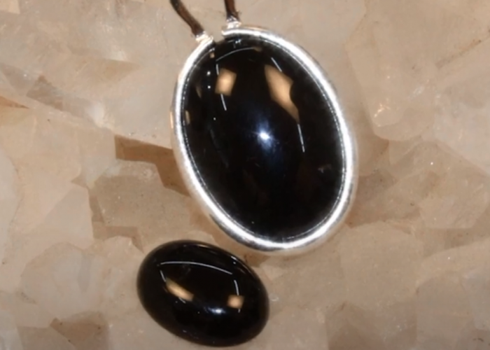 Termasuk Batu Akik Termahal, Ini 10 Khasiat Mengagumkan dari Black Onyx Agate Hitam 
