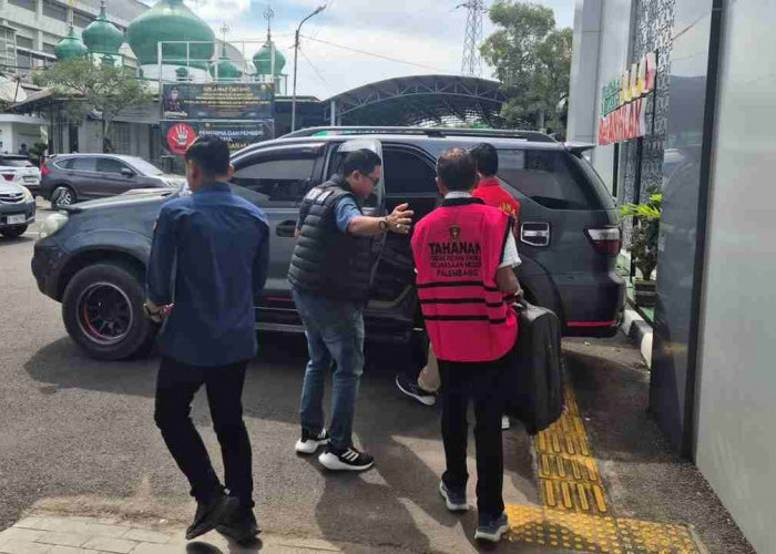 Kasus Dugaan Korupsi BPFK Naik Level! Kejari Palembang Terima Tersangka dan Barang Bukti