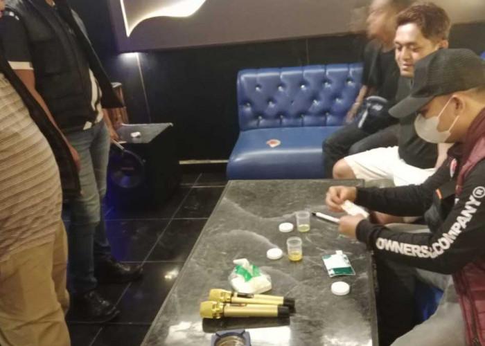 Bersih-bersih Jelang Ramadan: Polres Lahat Amankan 10 Wanita Positif Narkoba di Tempat Karaoke