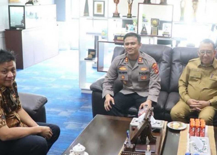 Kapolres OKU Timur AKBP Lalu Hedwin Hanggara Lakukan Kunjungan Silaturahmi ke Kantor Bupati
