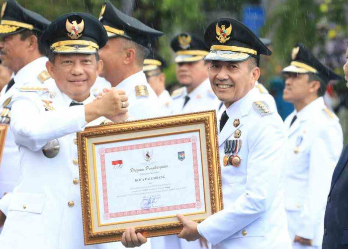 Luar Biasa, Pj Walikota Palembang Ratu Dewa Terima Penghargaan dari Mendagri pada Peringatan Hari Otoda 2024