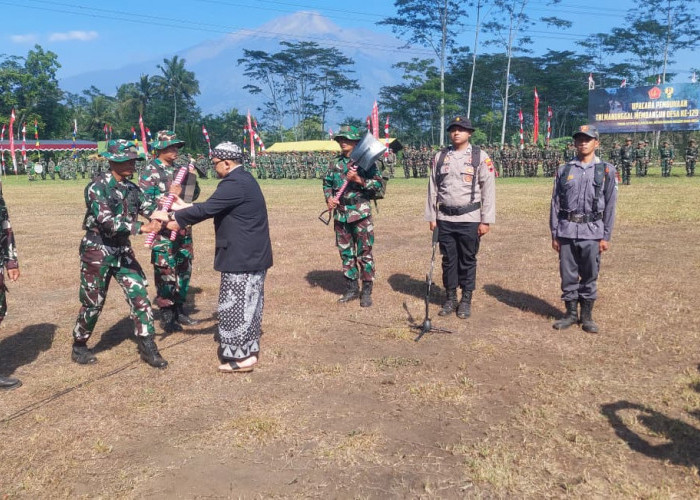 Tok! Bupati Semarang Serahkan Alat Kerja, TMMD Reguler ke-129 di Desa Cukil Resmi Dimulai