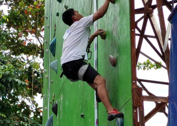 150 Peserta Ikuti Climbing Competition di Lahat