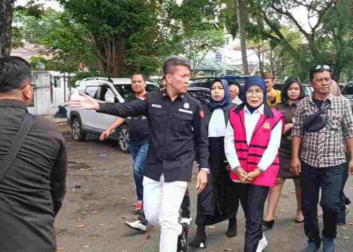 Mantan Wakil Wali Kota Palembang dan Suami Jalani Sidang Perdana Kasus Tipikor, Ini Dakwaan Jaksa!